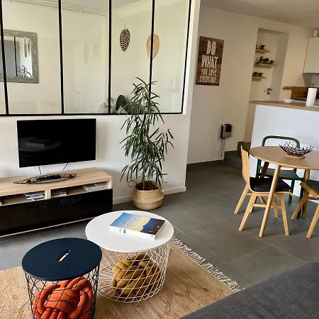 Guest house Chez Isa, Loft 55m2, Jardin, Vue, Parking, Entree Autonome